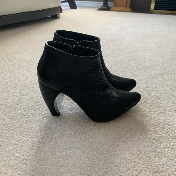 Fluevog Boots - Picture 1 of 3